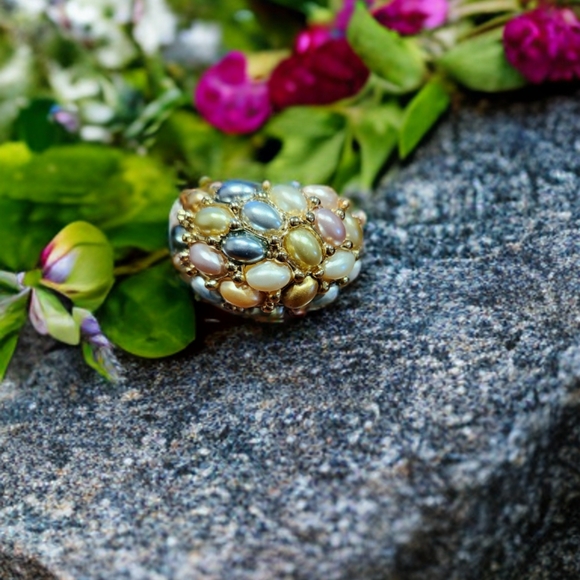 Elegant Multicolor Ring - Picture 3 of 3